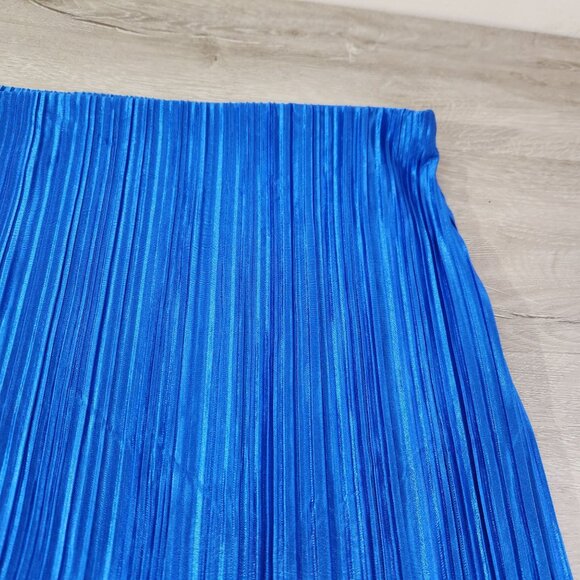 PrettyLittleThing Plus Blue High Waisted Plisse Maxi Skirt UK Size 20 US 16 - Picture 10 of 14